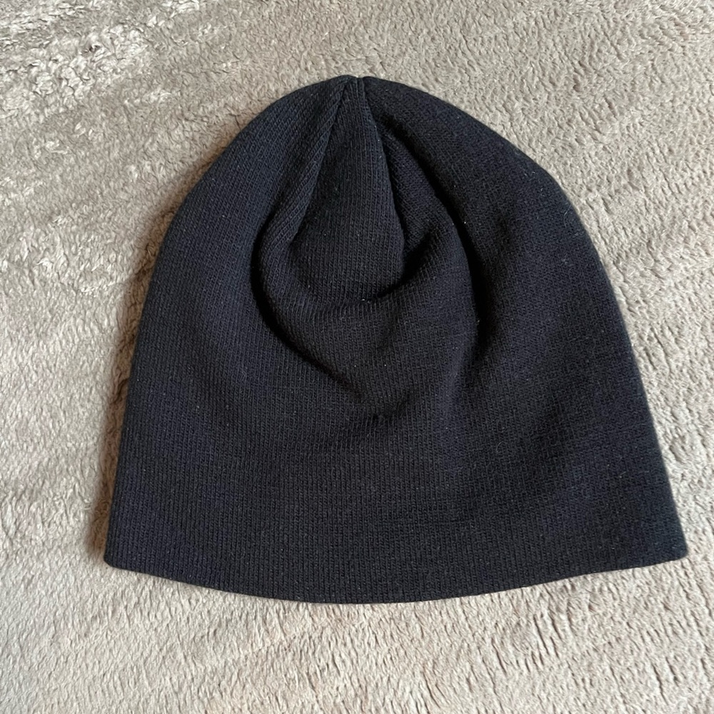 EUC Vintage Y2K Kids Black Beanie with Yin Yang Design - Picture 3 of 6